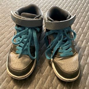 Nike SB gray w/ purple hi top sneakers kids 13C